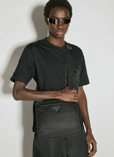Prada 再生尼龙和十字纹皮革斜挎包 黑色 pra0155034