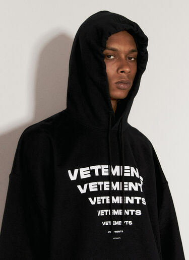VETEMENTS Pyramid Logo Hooded Sweatshirt Black vet0156007