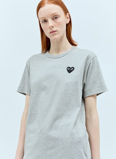 Comme Des Garçons PLAY 로고 패치 티셔츠 그레이 cpl0355007