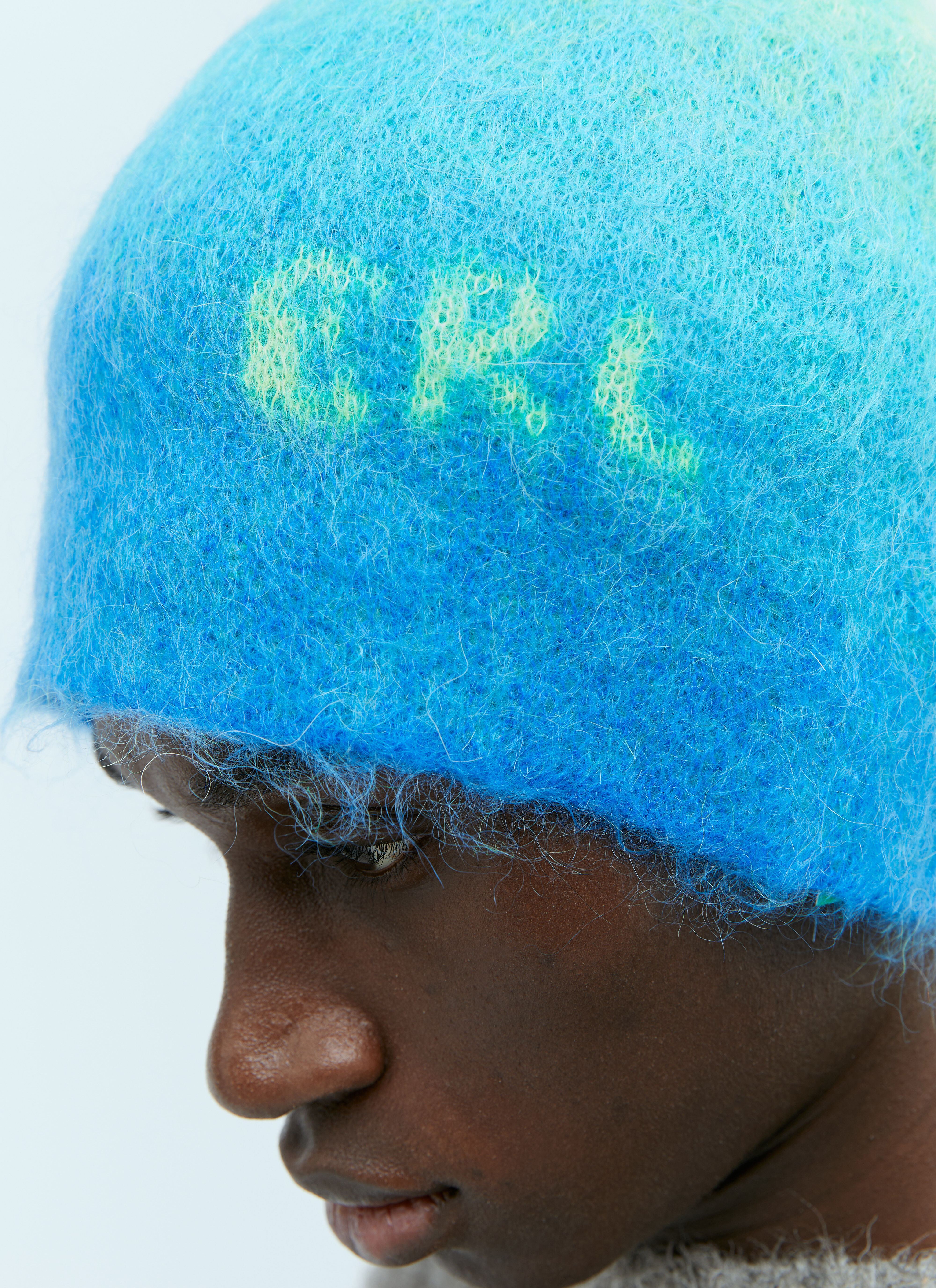 ERL Men's' Gradient Knit Beanie Hat in Blue | LN-CC®