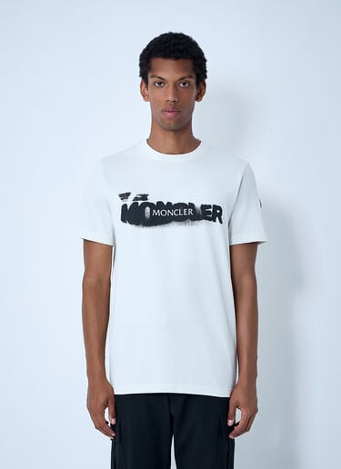 Logo Motif T-Shirt Moncler Logo Motif T-Shirt White mon0161015