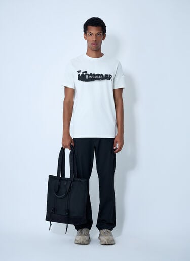 Logo Motif T-Shirt Moncler Logo Motif T-Shirt White mon0161015