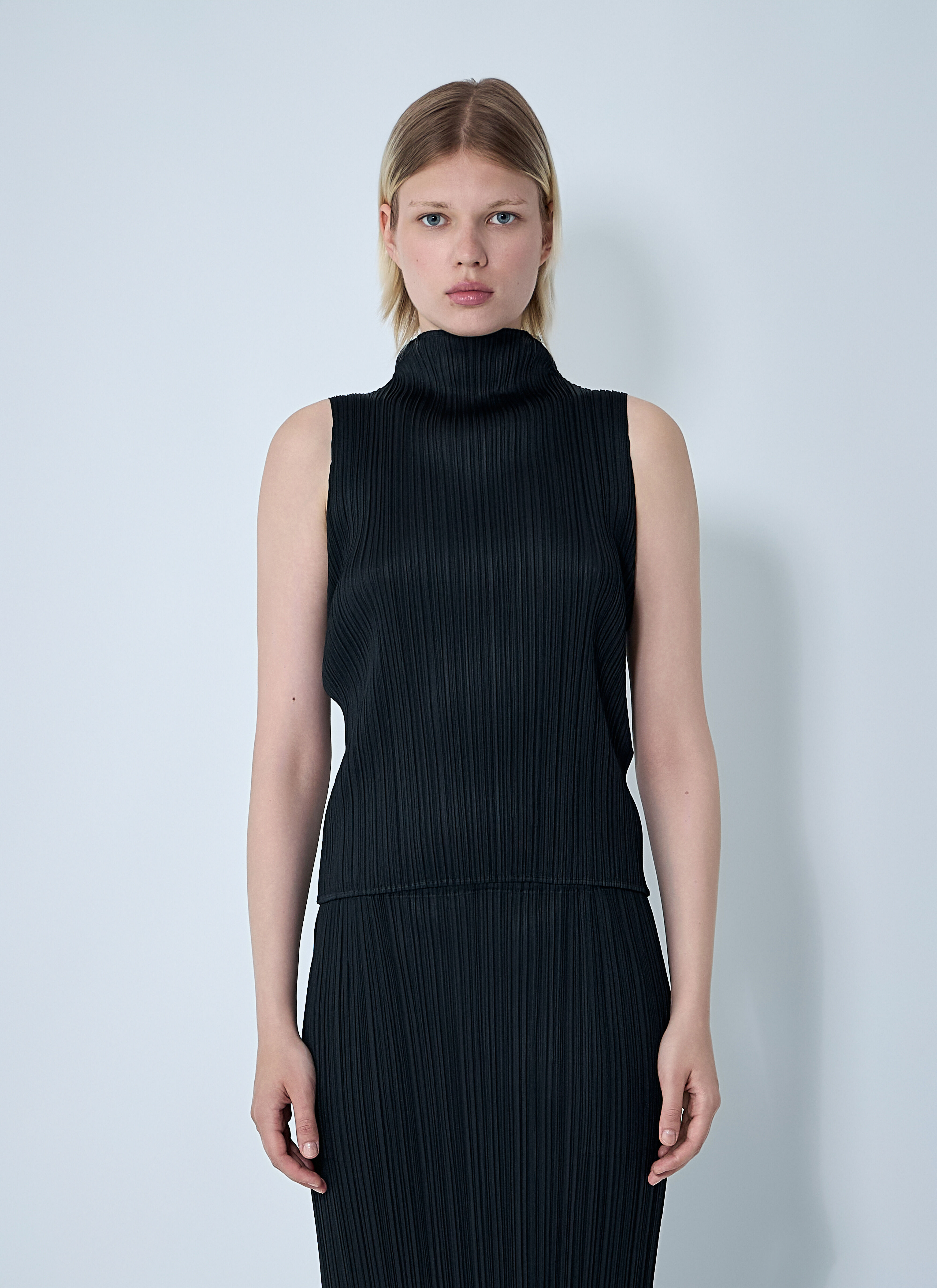 PLEATS PLEASE トップス