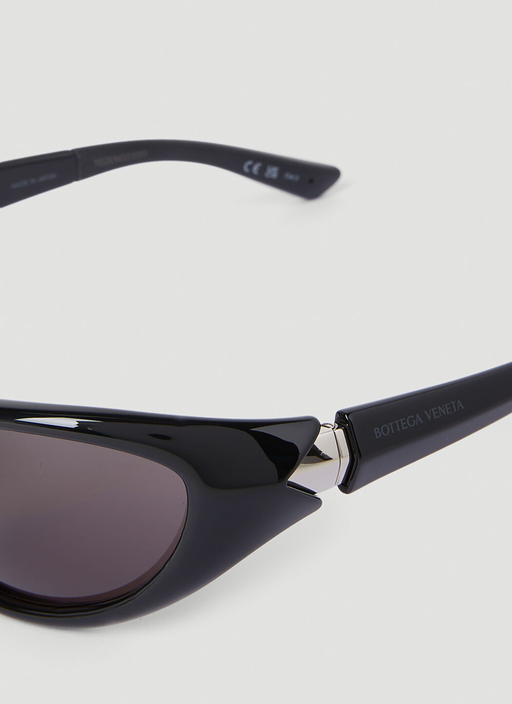 Bottega Veneta レディース オーバルラップアラウンドサングラス