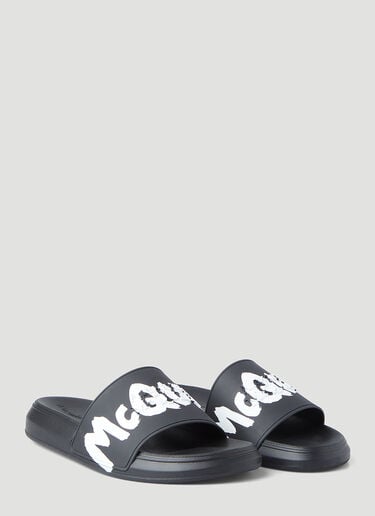 엠보싱 로고 프린트 슬라이드 Alexander McQueen 엠보싱 로고 프린트 슬라이드 블랙 amq0147041