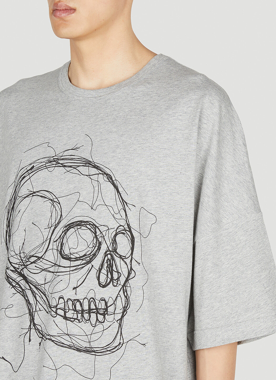 【ALEXANDER MCQUEEN】 Skull T-shirt Gray 25SS Alexander McQueen Men's' Scribble Skull T-Shirt in Grey | LN-CC®