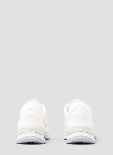 Gucci 绒面革徽标压花跑鞋。 白色 guc0153075