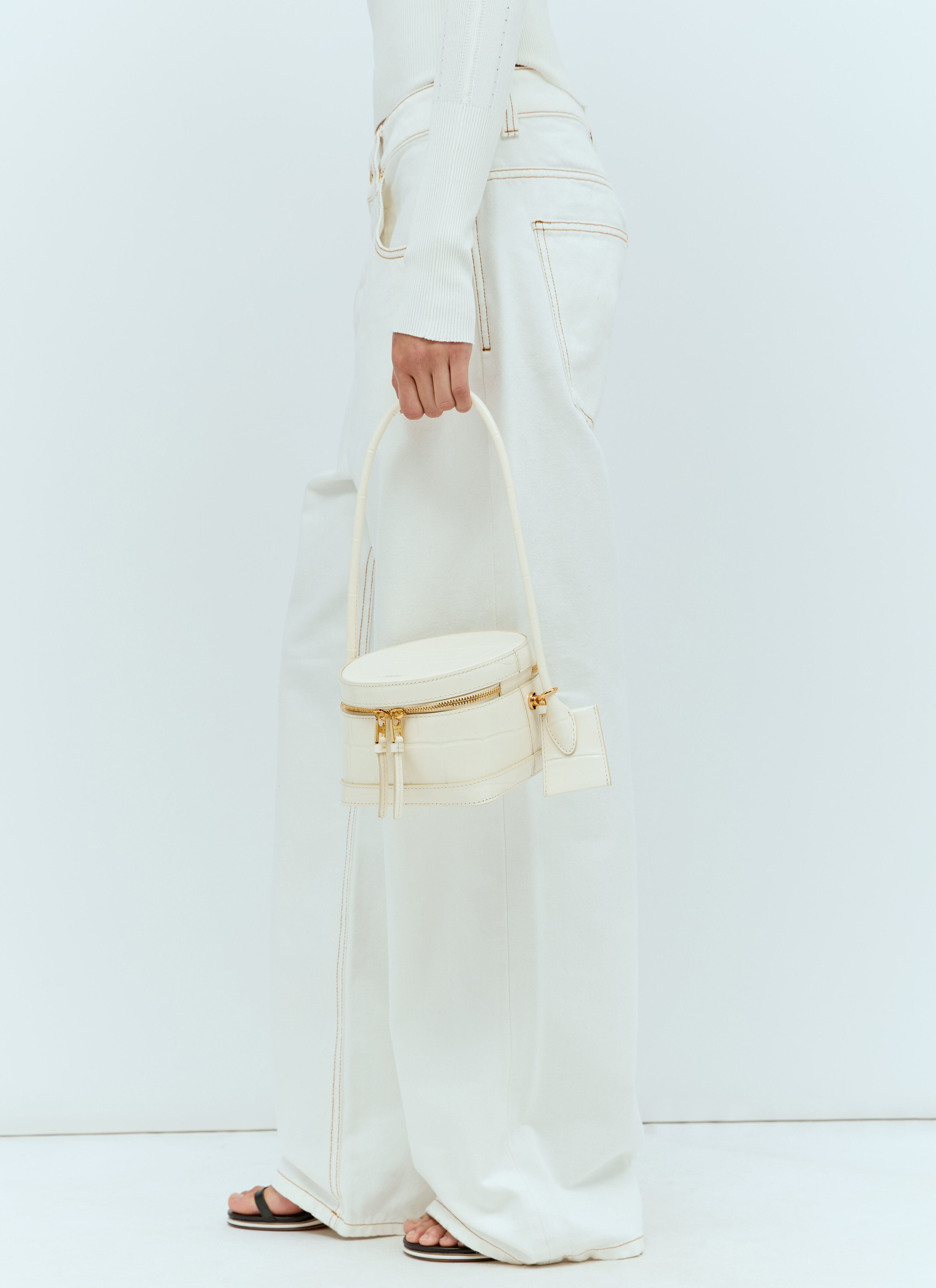Jacquemus Women's' Le Vanito Shoulder Bag in Cream | LN-CC®