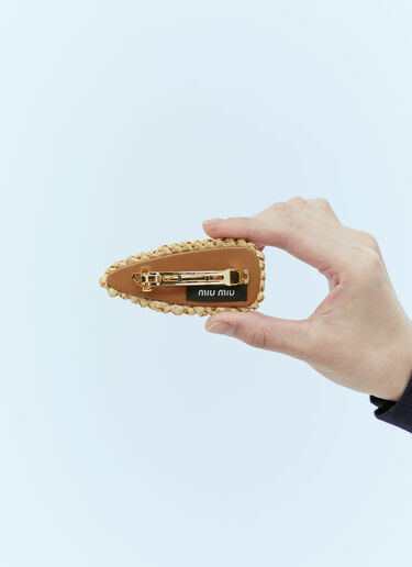 Miu Miu 라피아 로고 플라크 헤어 클립  베이지 miu0256034