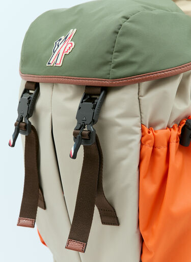 徽标贴饰双肩包 Moncler Grenoble 徽标贴饰双肩包 米色 mog0255011