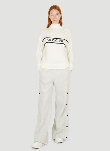 Moncler 로고 인타르시아 하이넥 스웨터 화이트 mon0250032