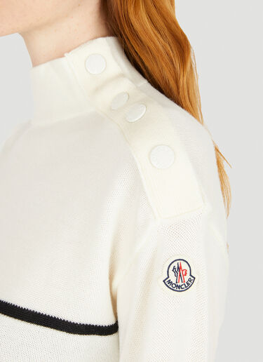 Moncler 로고 인타르시아 하이넥 스웨터 화이트 mon0250032