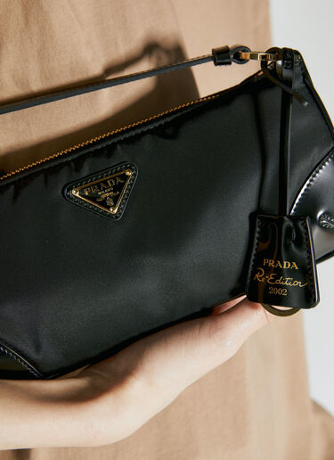 Re-Edition 2002 숄더백 Prada Re-Edition 2002 숄더백 블랙 pra0256035