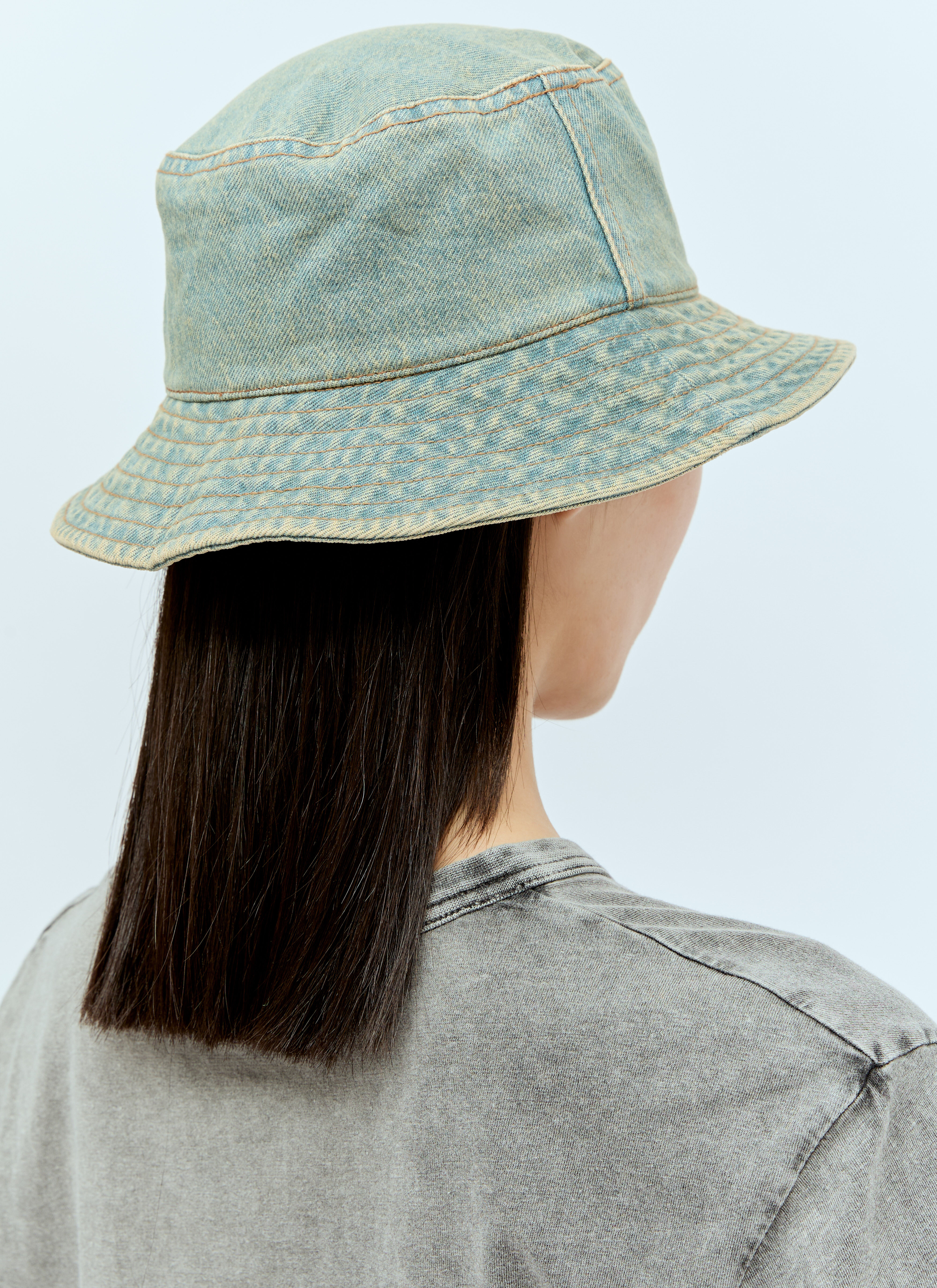 売れ筋介護用品も！ Acne Studios レディース ロゴパッチ デニムバケットハット の 帽子