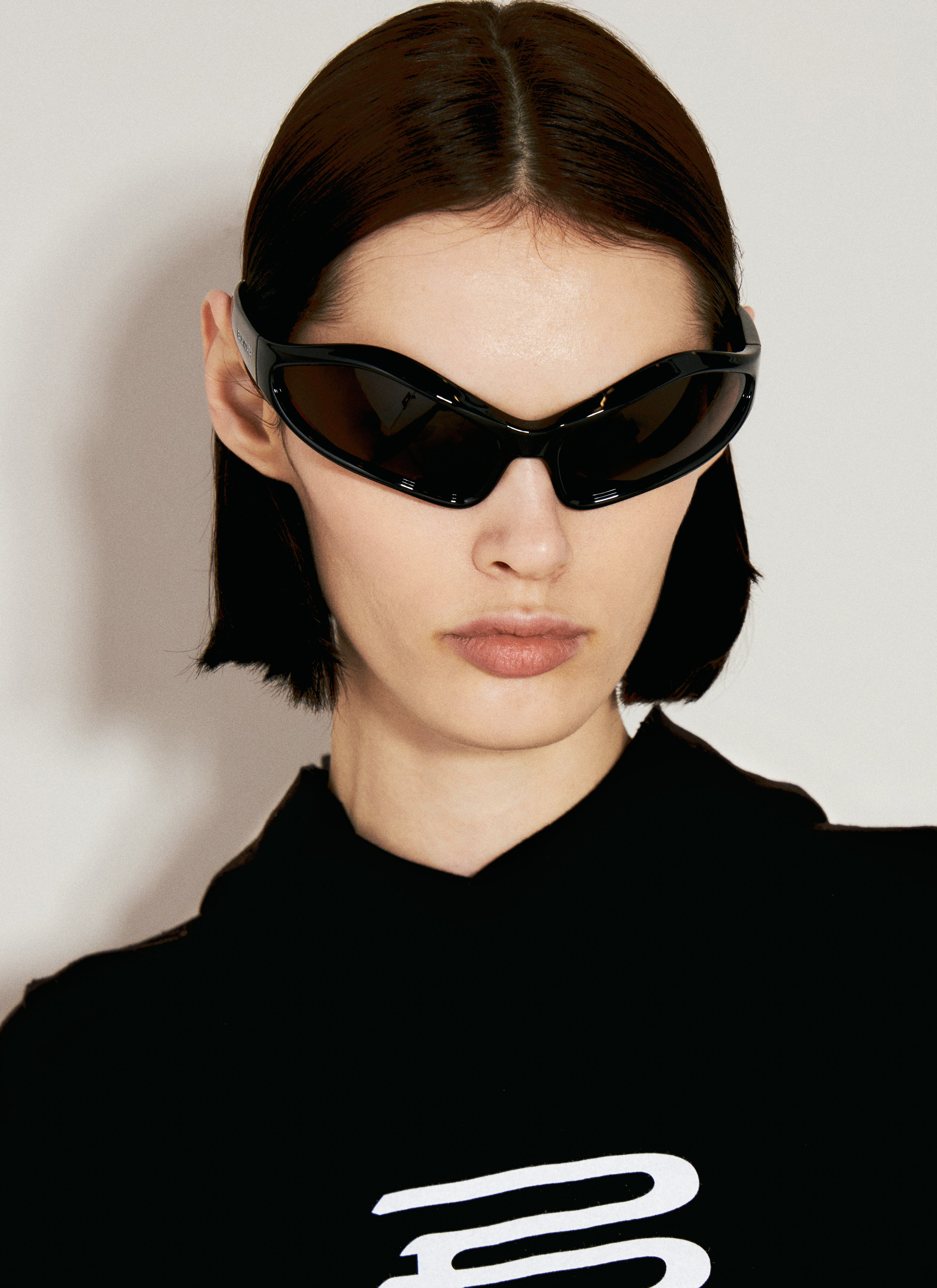 行列のできるレビュー商品、集めました。高評価アイテム Balenciaga ブラック の オーバルサングラス Fennec レディース 小物