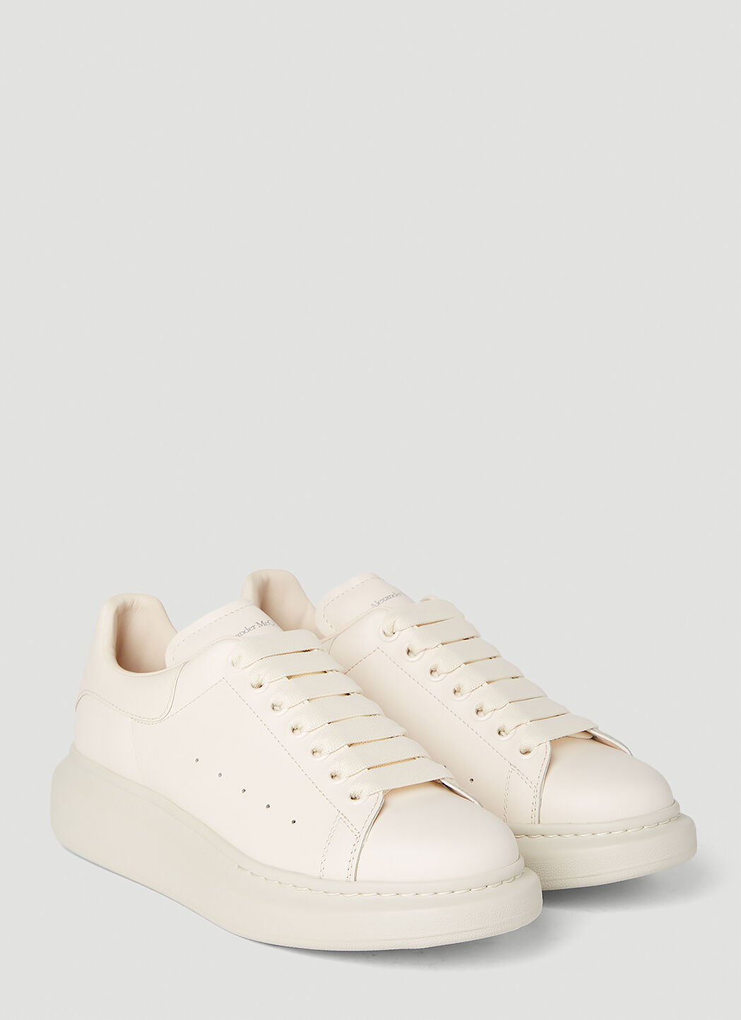 スニーカー Alexander Mcqueen Oversized Sneaker 'Larry' In Beige Alexander McQueen Oversized Sneakers in Cream | LN-CC