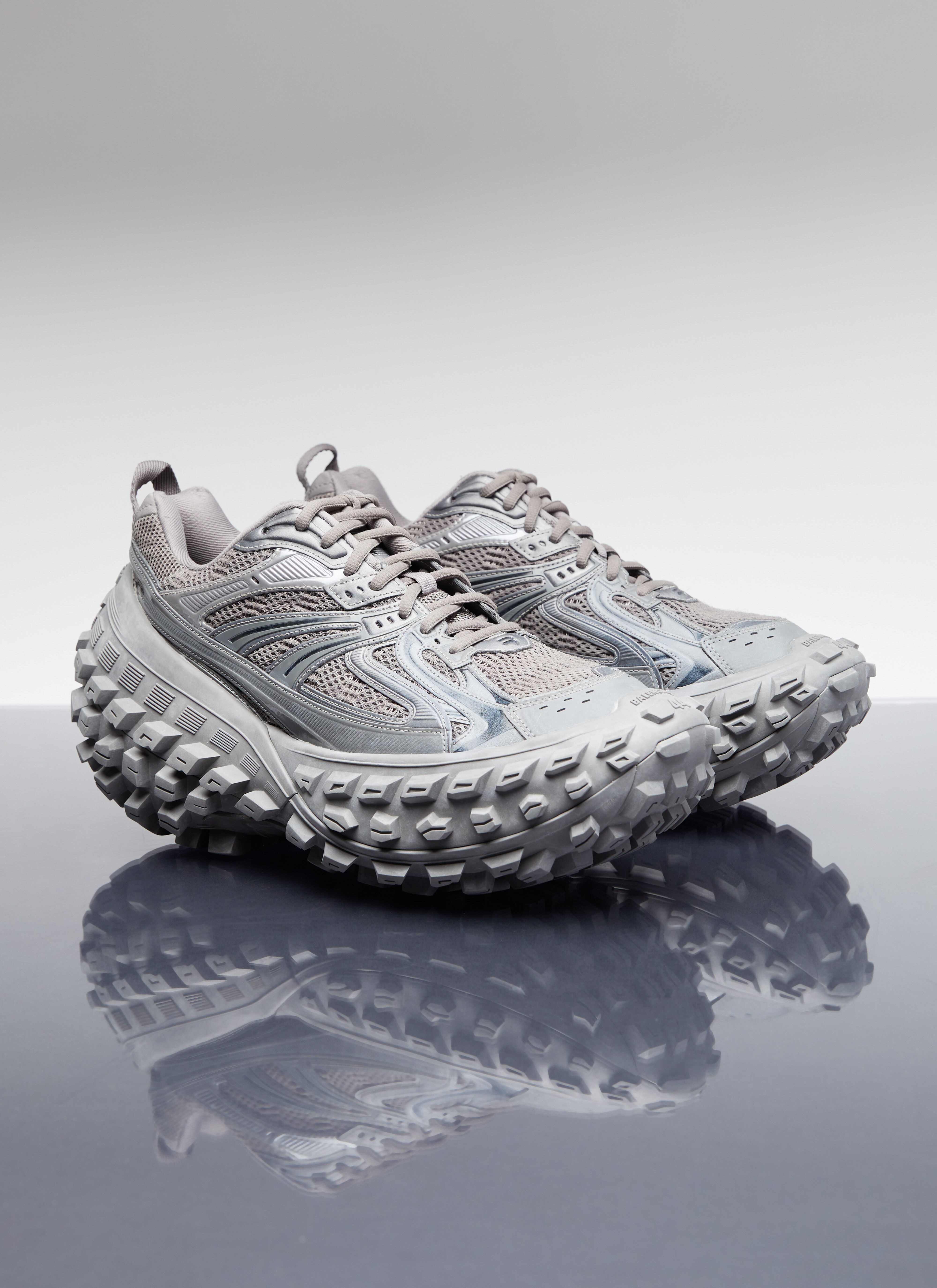 【BALENCIAGA】Bouncer sneakers Gray BALENCIAGA BOUNCER SNEAKER IN GREY | HYPEROAD - YouTube