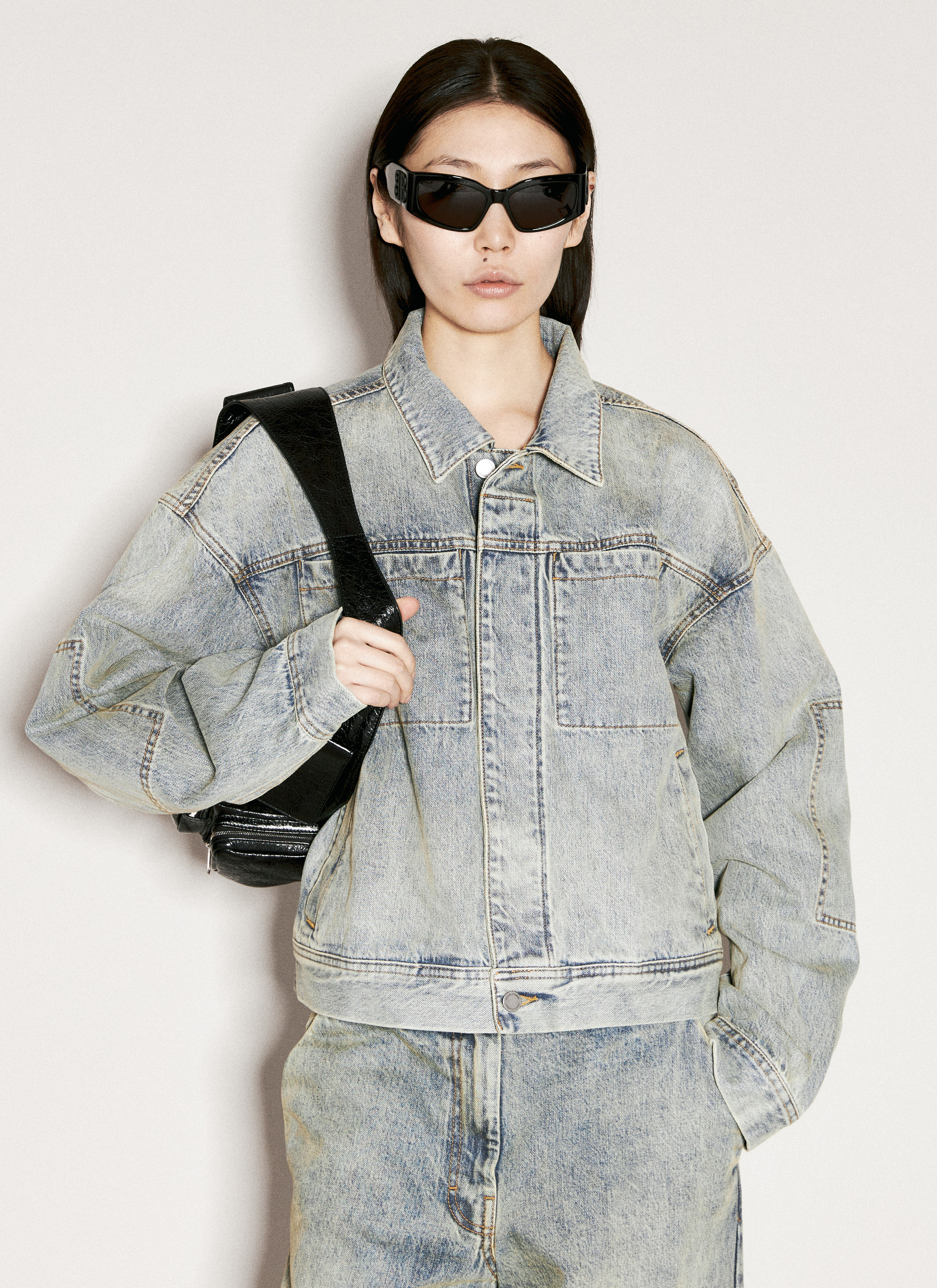 【関税・送料込み】Balenciaga bossy cat sunglasses Women's Bossy Cat Sunglasses in Black | Balenciaga US