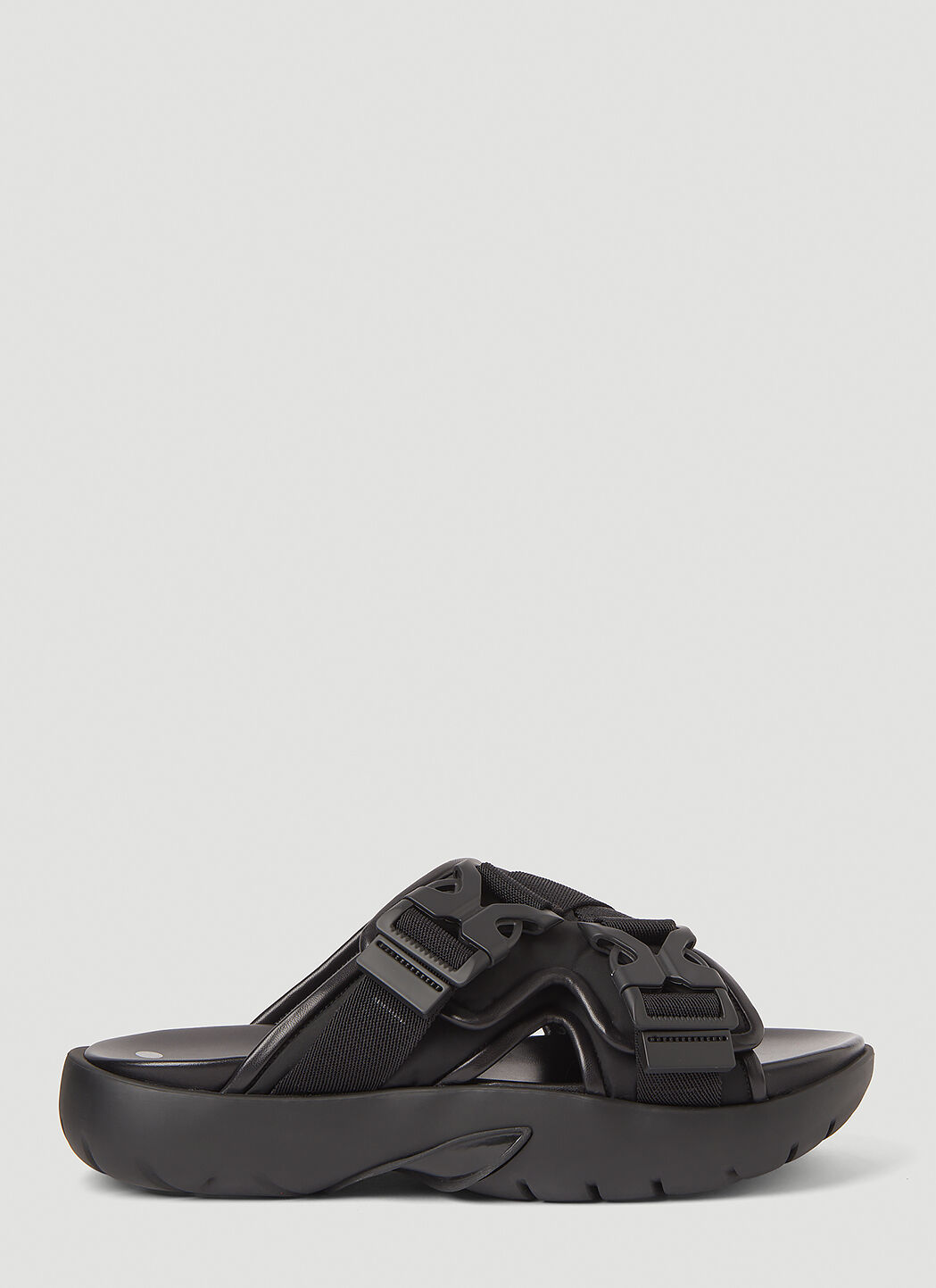 サンダル・ミュール BOTTEGA VENETA Buckle Fastening Sandals Bottega Veneta Men's' Buckle Fastening Sandals in Black | LN-CC®