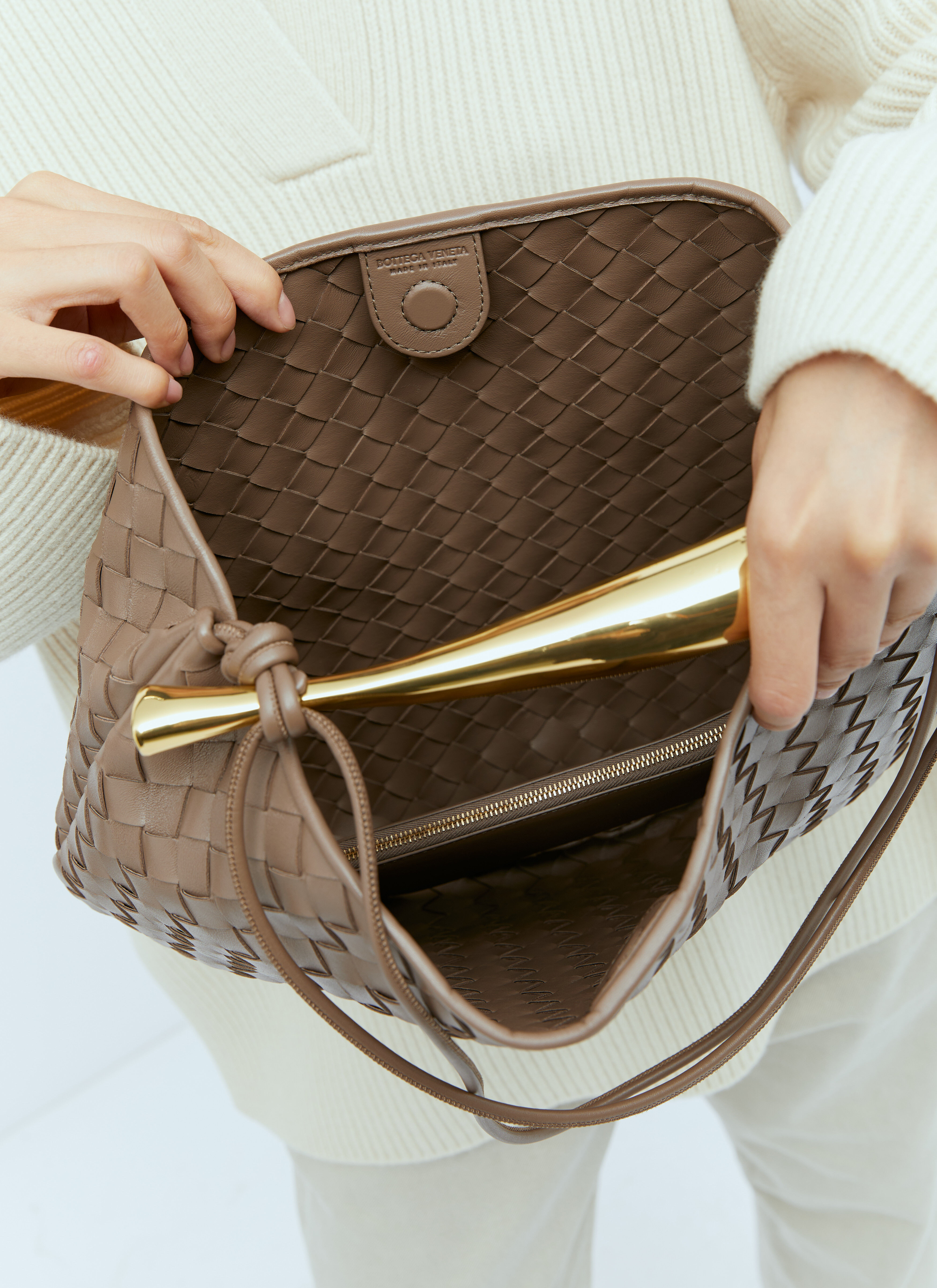 ★BOTTEGA VENETA★SARDINE レザーバッグ ライトウッド Bottega Veneta Sardine Bag - Bergdorf Goodman