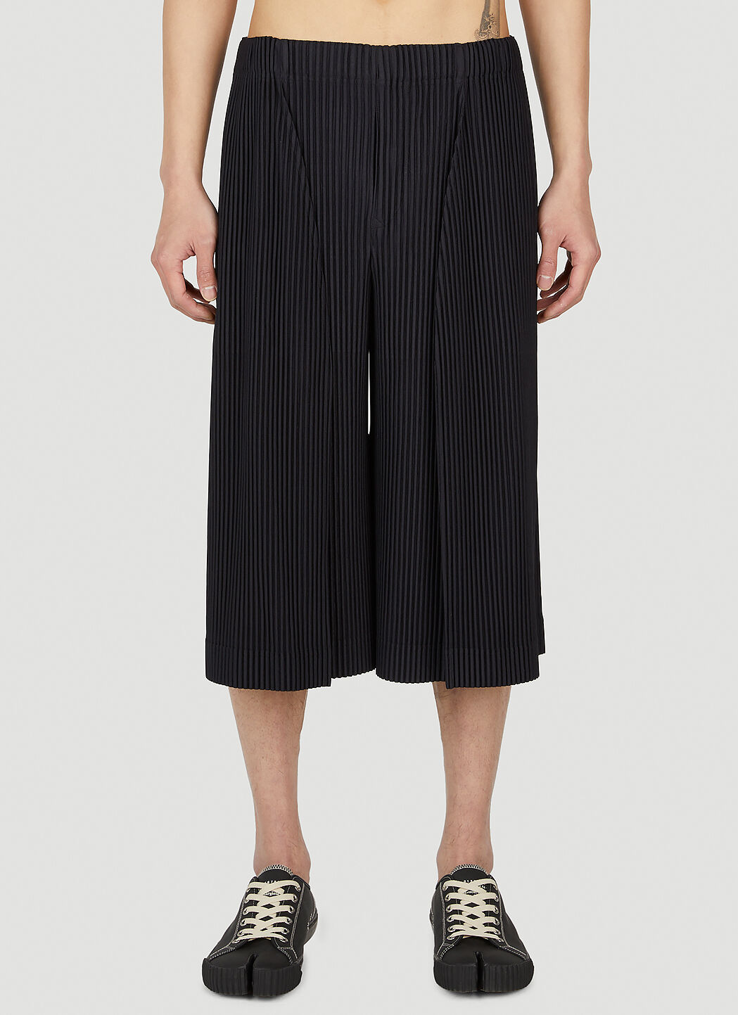 パンツ Homme Plisse Issey Miyake cropped pants Homme Plissé Issey Miyake Men's' Cropped Wide Leg Pants in