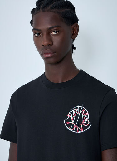 Logo Motif T-Shirt Moncler Logo Motif T-Shirt Black mon0162025