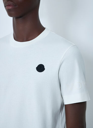 Logo Motif T-Shirt Moncler Logo Motif T-Shirt White mon0162036