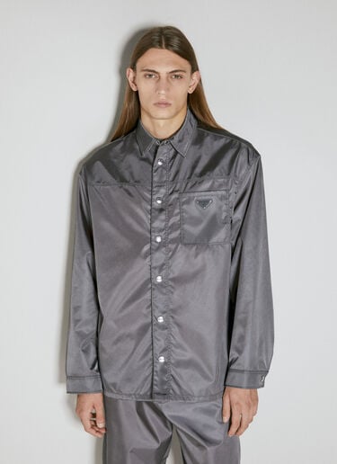再生尼龙三角铭牌衬衫 Prada 再生尼龙三角铭牌衬衫 灰色 pra0153001