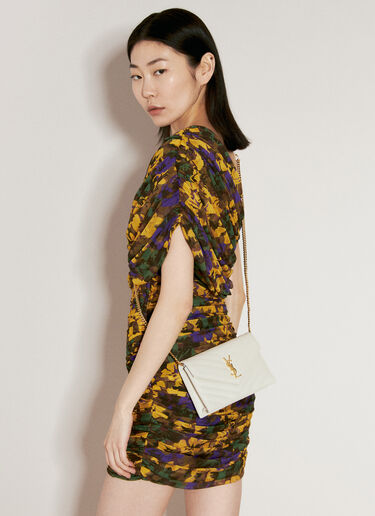 Cassandre 链条信封钱包 Saint Laurent Cassandre 链条信封钱包 米色 sla0255090