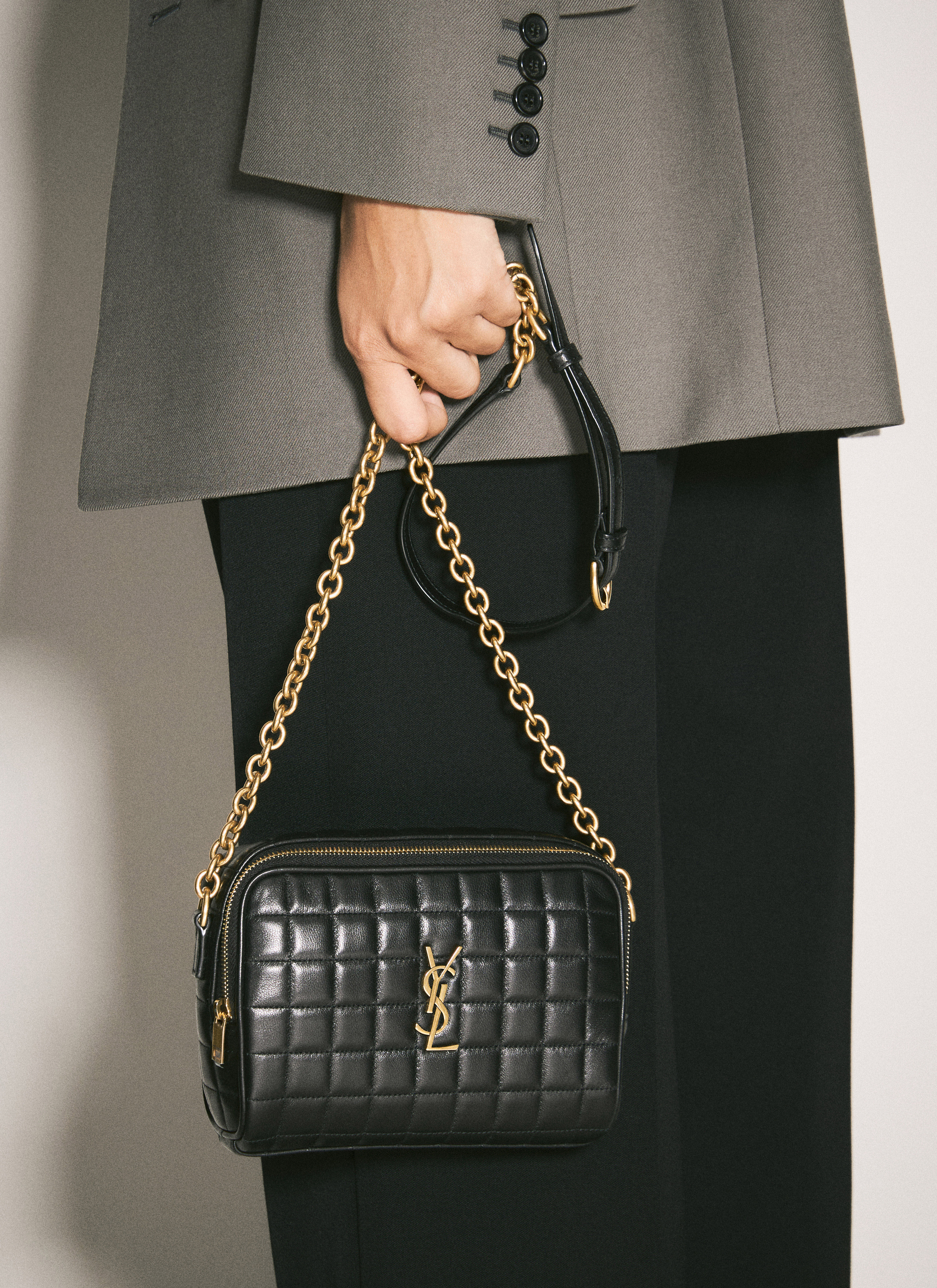 【SAINT LAURENT】CASSANDRE MATELASSE CAMERA BAG Saint Laurent - Cassandre Matelasse Black Leather Mini