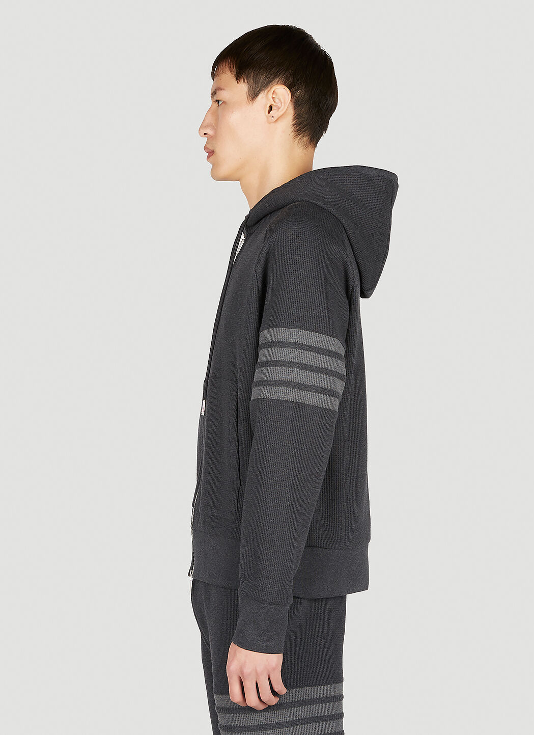 Thom Browne｜SWEATSHIRTS (RAGLAN SLEEVE CREW NECK SWEATS Thom Browne Medium Grey Raglan Sleeve 4-bar Sweatshirt Made