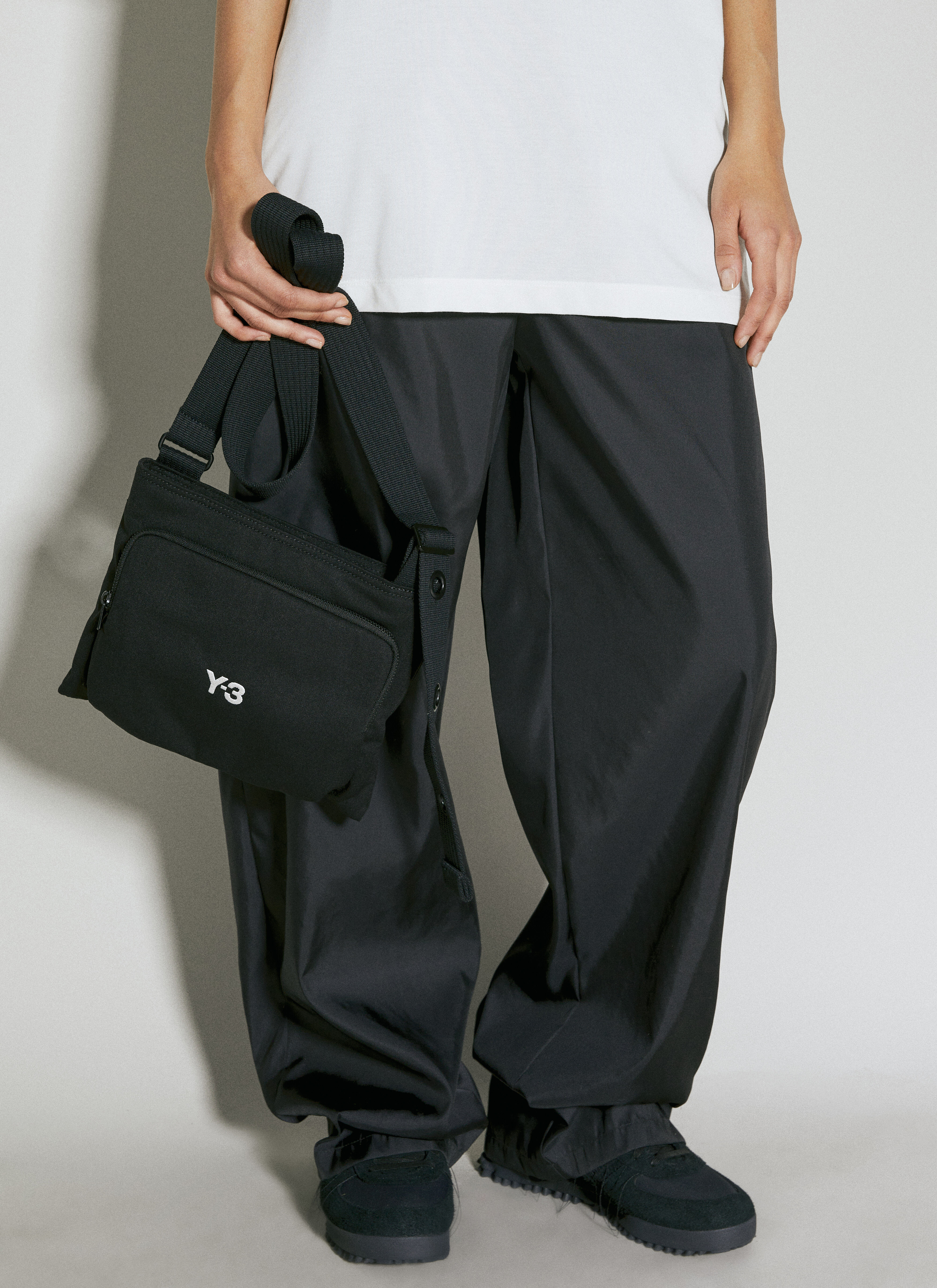 Y-3 レディース ロゴ刺繡クロスボディバッグ の ブラック | LN-CC®