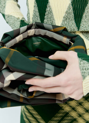 Burberry 玫瑰格纹手拿包 黑色 bur0255093