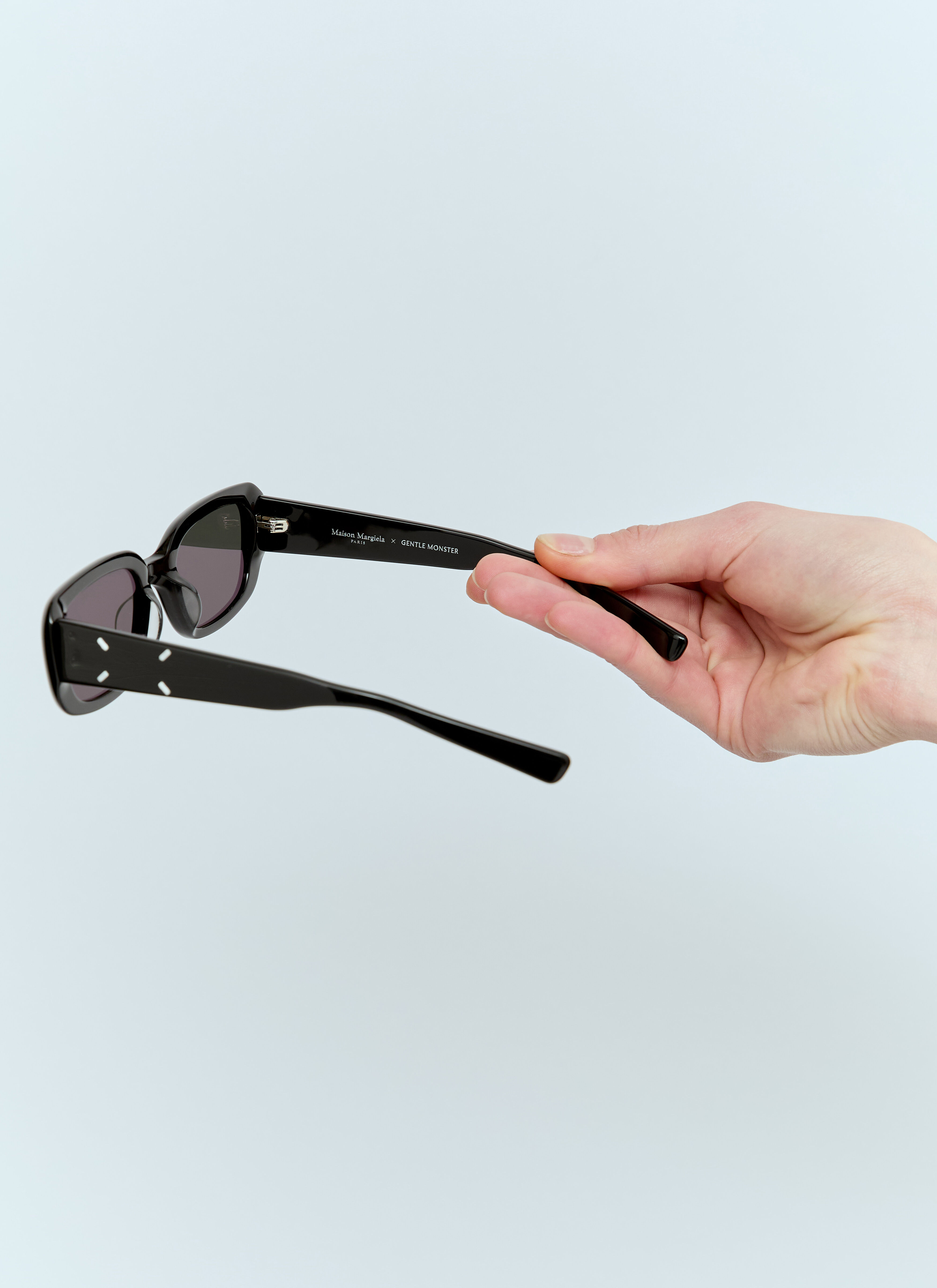 GENTLE MONSTER ブラックサングラス MM106 Gentle Monster レディース x Maison Margiela MM106 G10