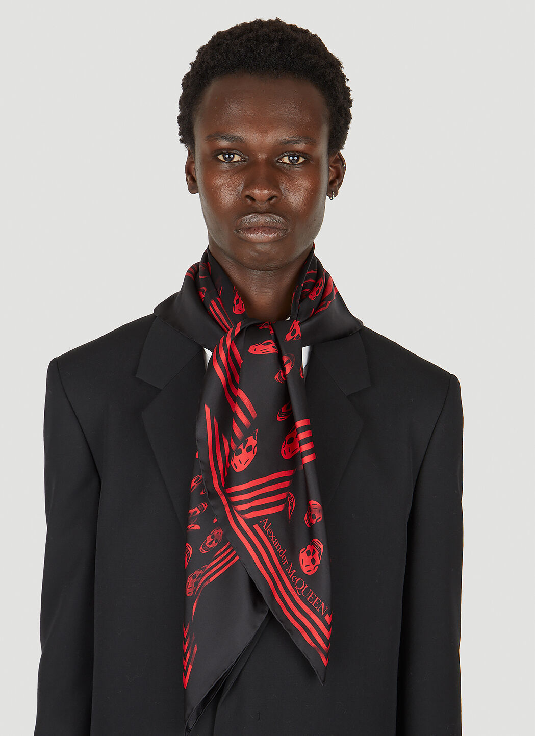 How to wear alexander mcqueen scarf discount