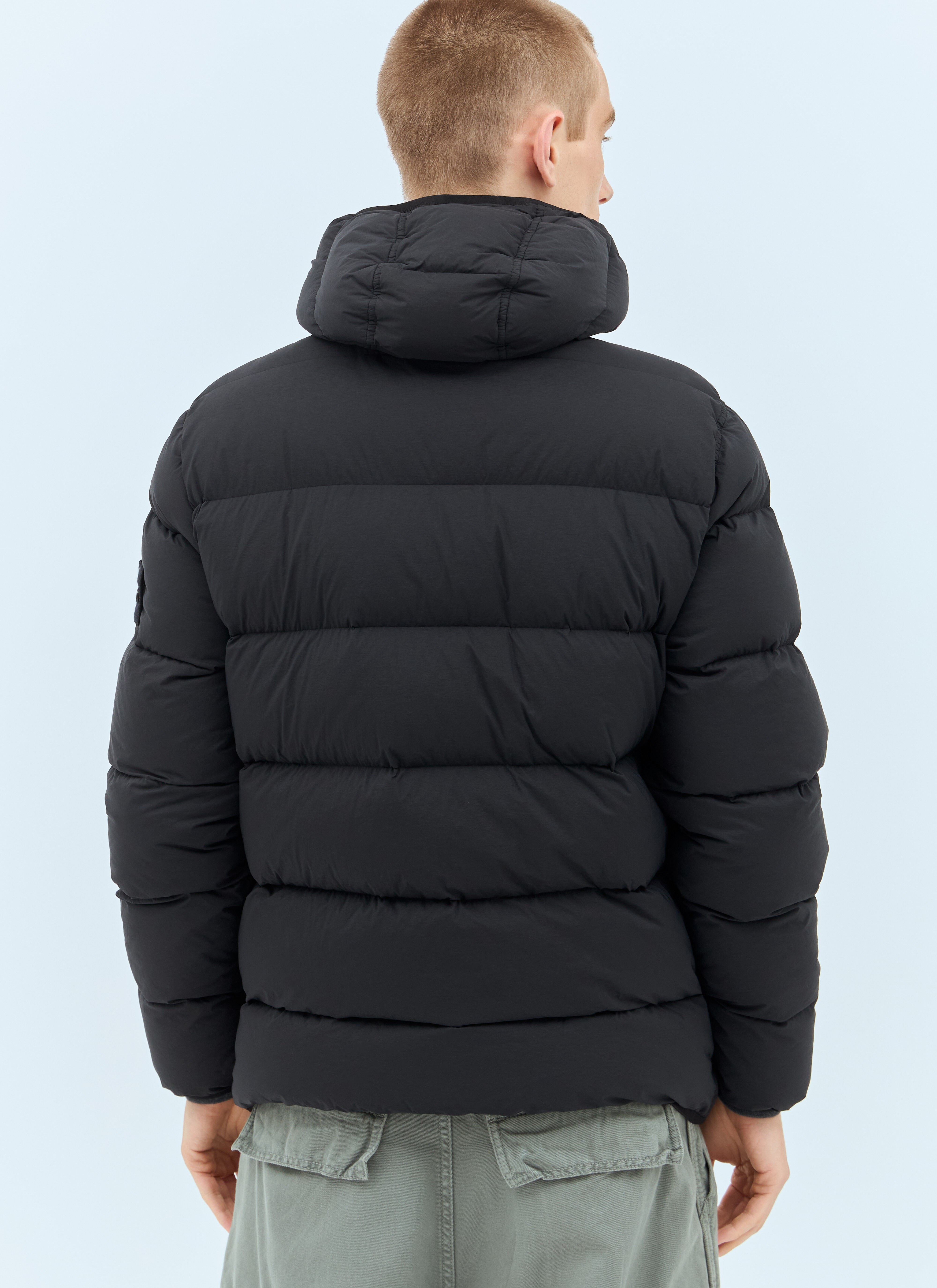 売れ筋新商品 Stone Island ブラック の フード付きダウンジャケット メンズ ジャケット・アウター