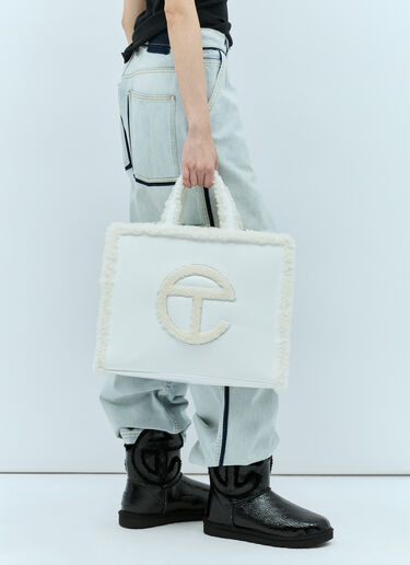 UGG x Telfar 미디엄 주름진 토트백 화이트 ugt0254008