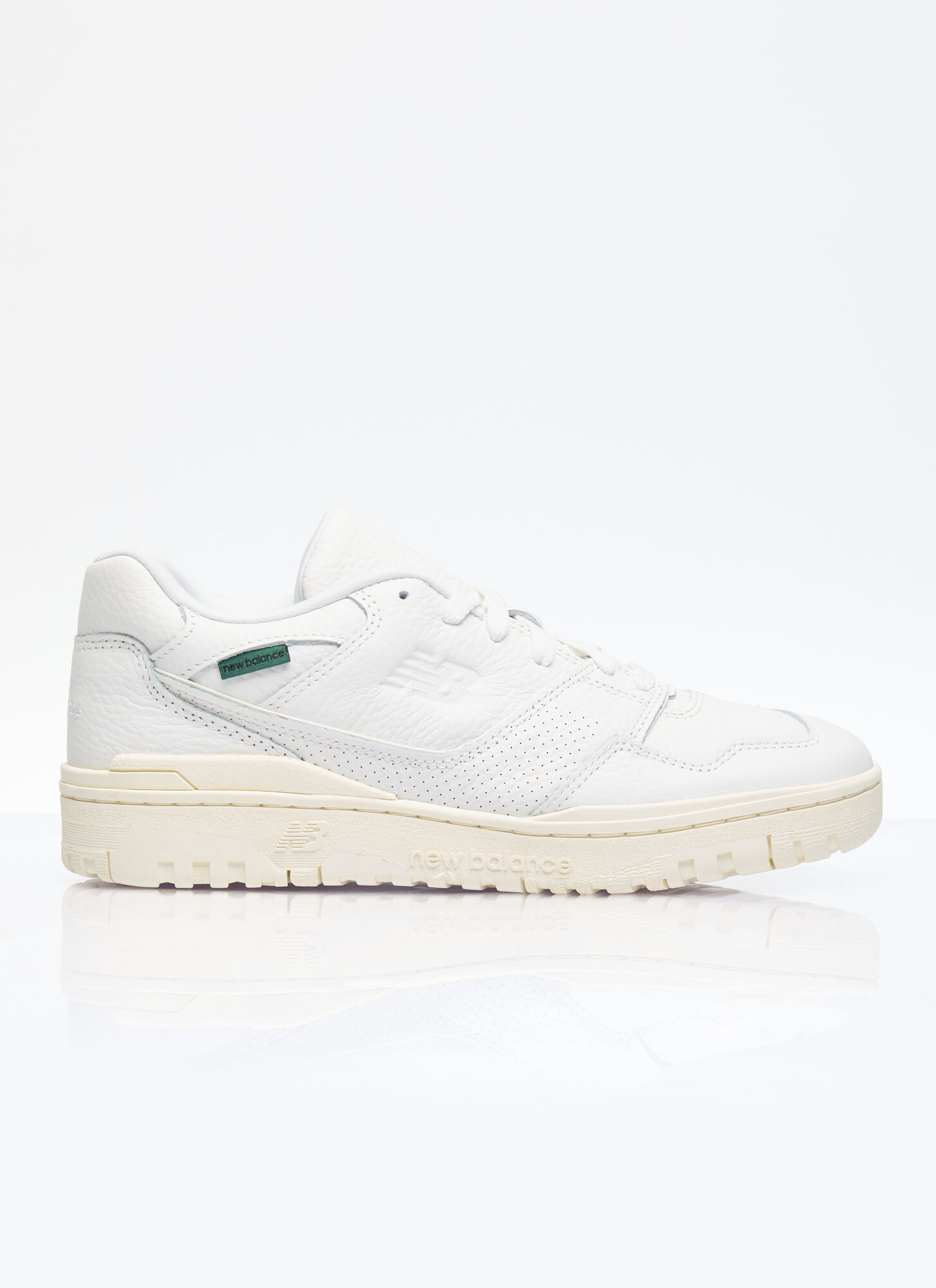New Balance 550 Round Toe Sneakers In White