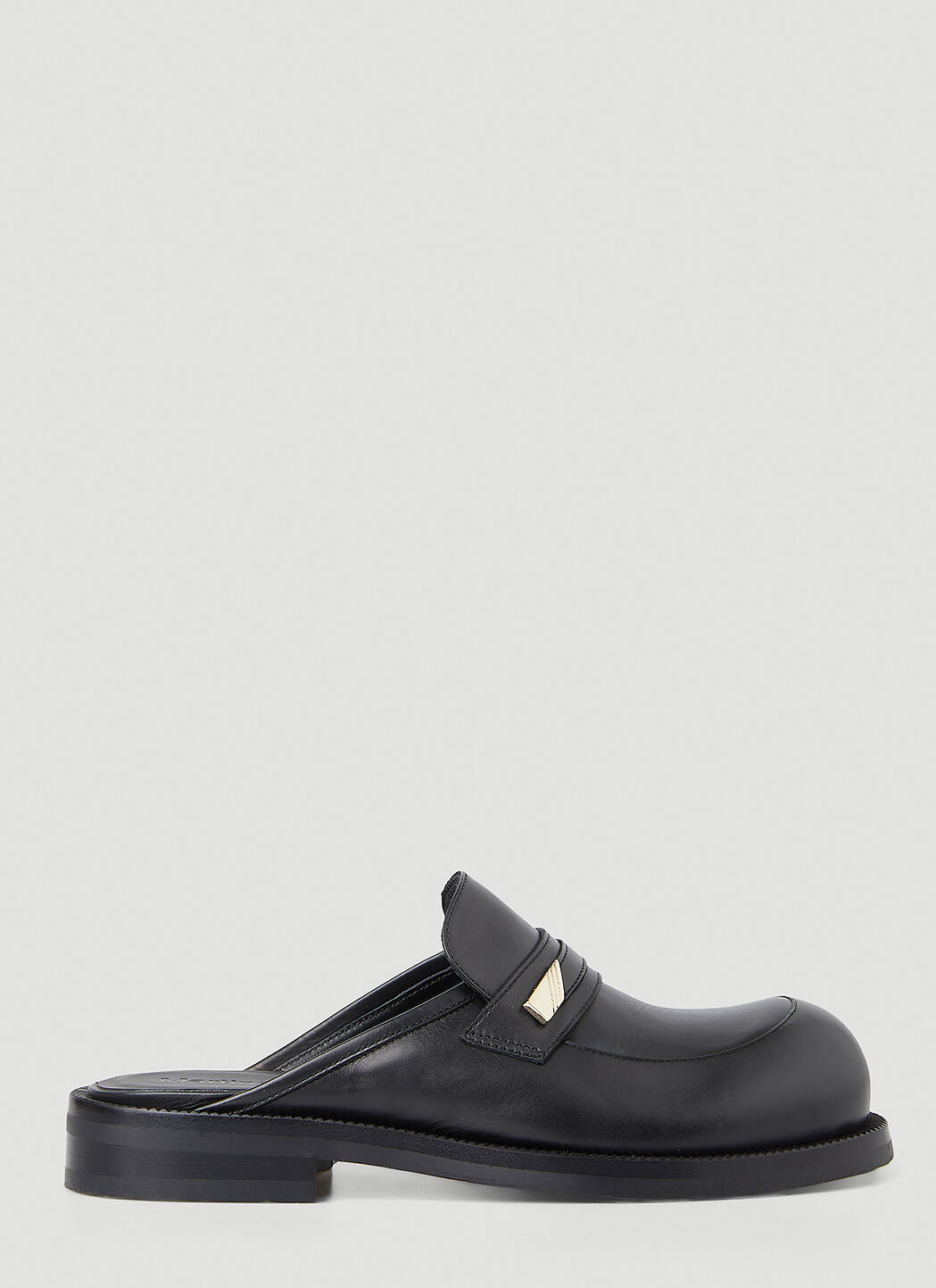 Black round toe best sale mules