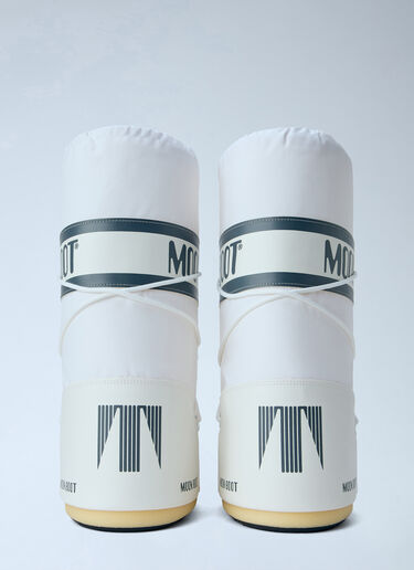 LN-CC® - Moon Boot: Icon Nylon Boots - White Moon Boot Icon Nylon Boots White mnb0366002