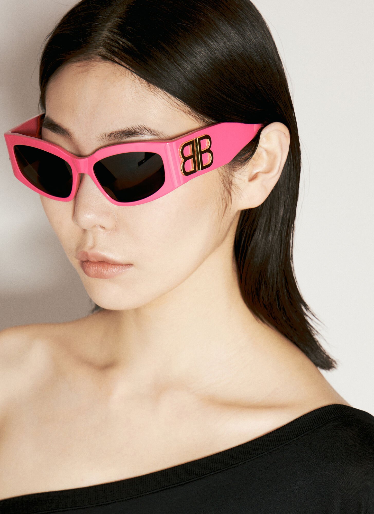 Shop Balenciaga Bossy Cat Sunglasses In Pink