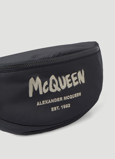 Alexander McQueen 그래피티 로고 벨트 백 블랙 amq0147062