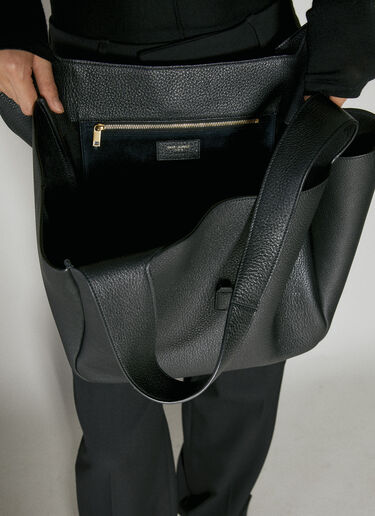 Le 5 à 7 Bea Shoulder Bag Saint Laurent Le 5 à 7 Bea Shoulder Bag Black sla0254109