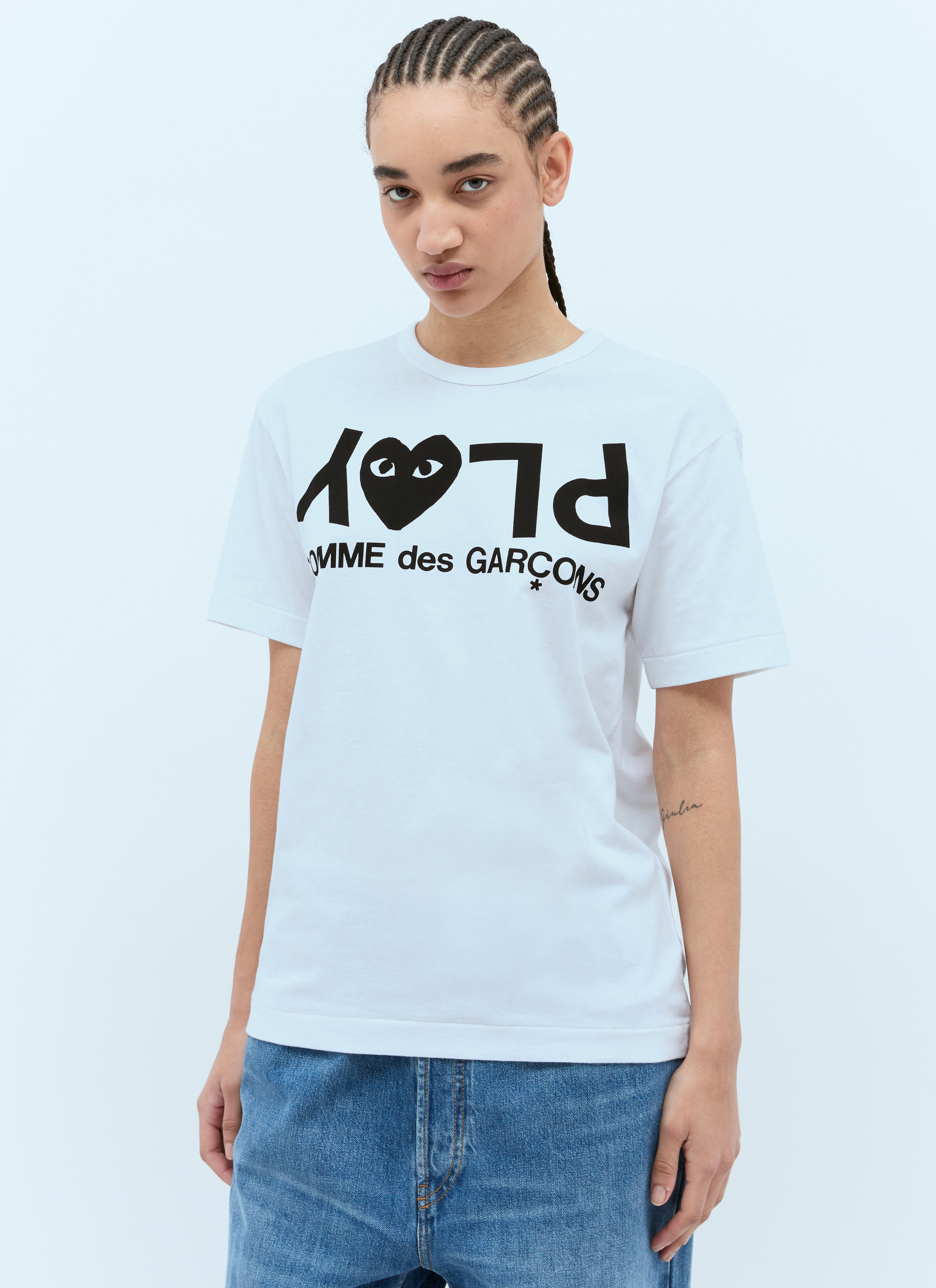 Comme Des Garçons PLAY レディース ロゴプリントTシャツ の ホワイト