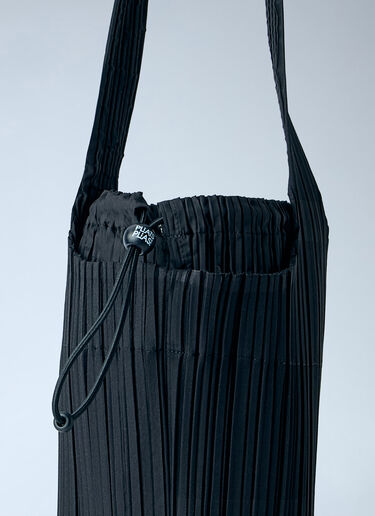 LN-CC® - Pleats Please Issey Miyake: Pleats Swan Bag - Black Pleats Please Issey Miyake Pleats Swan Bag Black plp0266023