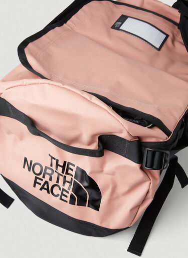 The North Face Icons スモールベースキャンプ ダッフルバッグ ピンク thn0247025