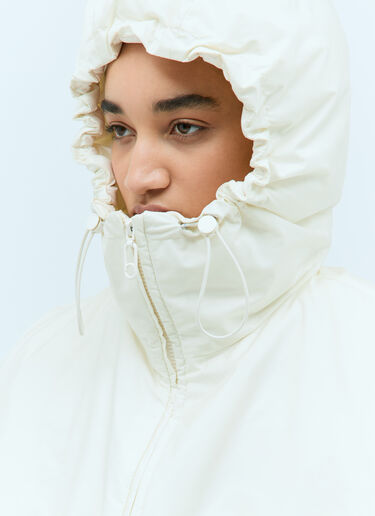 Moncler 连帽衬垫斗篷 米白色 mon0258024