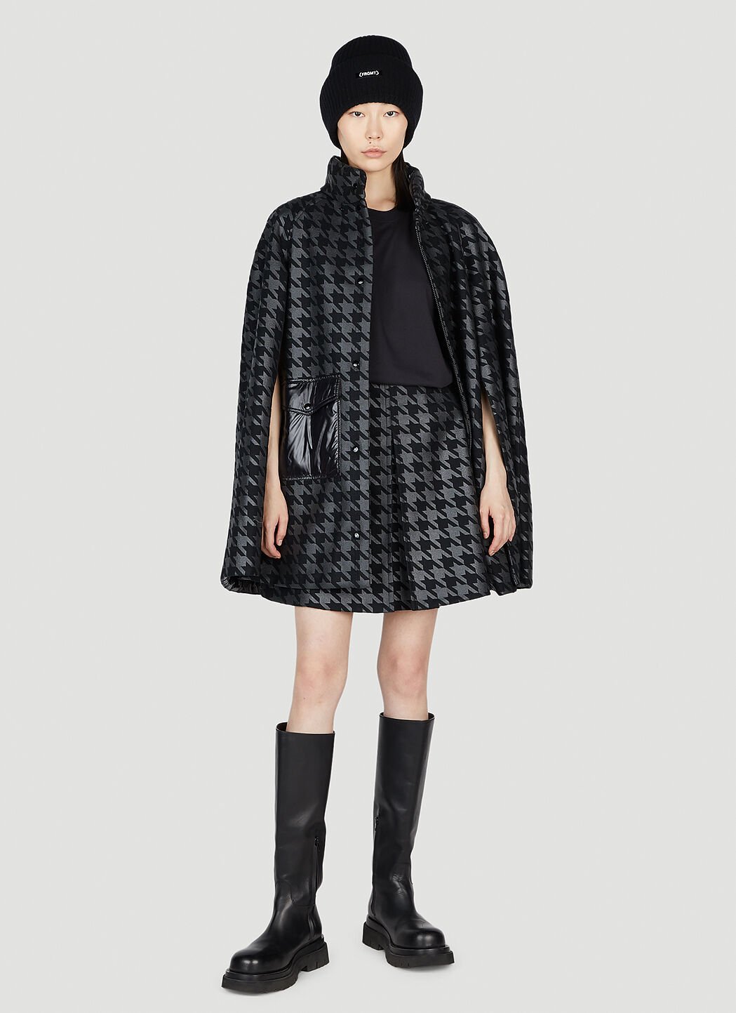 7 Moncler Fragment Women s Coriander Down Cape Jacket in Black LN CC