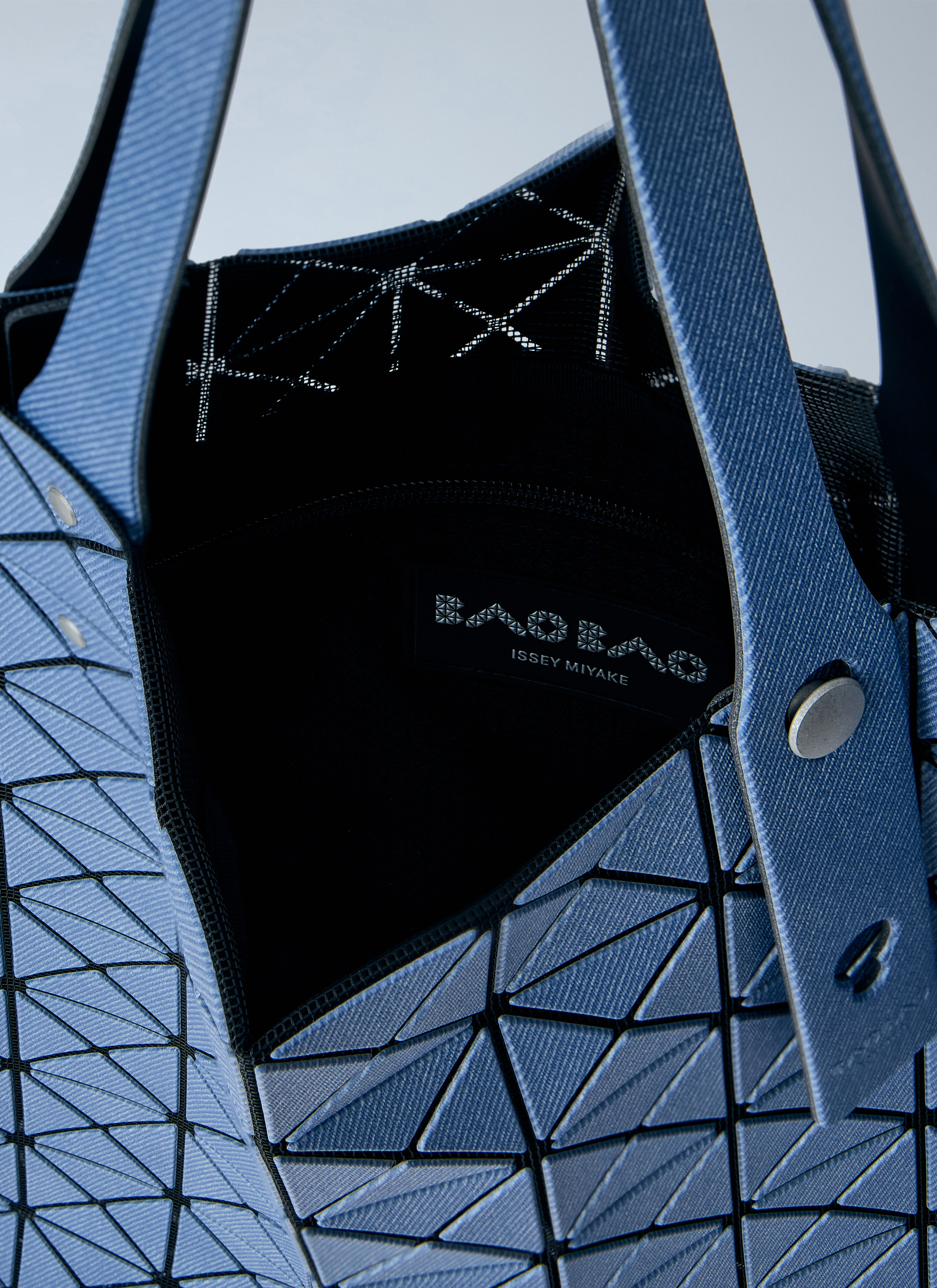 BAO BAO ISSEY MIYAKE トートバッグ　ブルー Bao Bao Issey Miyake レディース プリズムデニムトートバッグ の