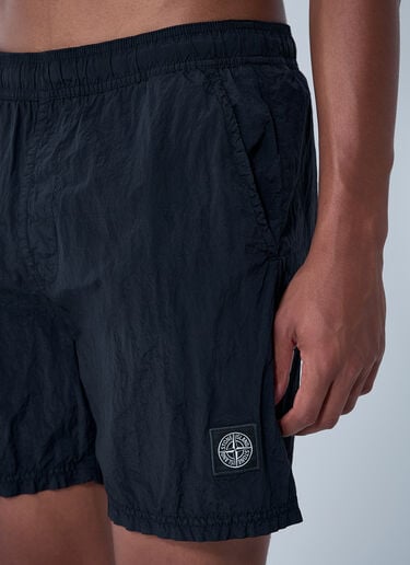 尼龙金属短裤  Stone Island 尼龙金属短裤  黑色 sto0162028